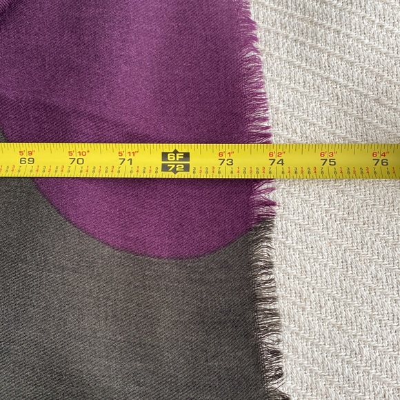 Large 100% wool scarf / shawl/ wrap - Picture 7 of 7